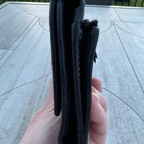 Coach Signature Tri-fold Wallet - Picture 9 of 10